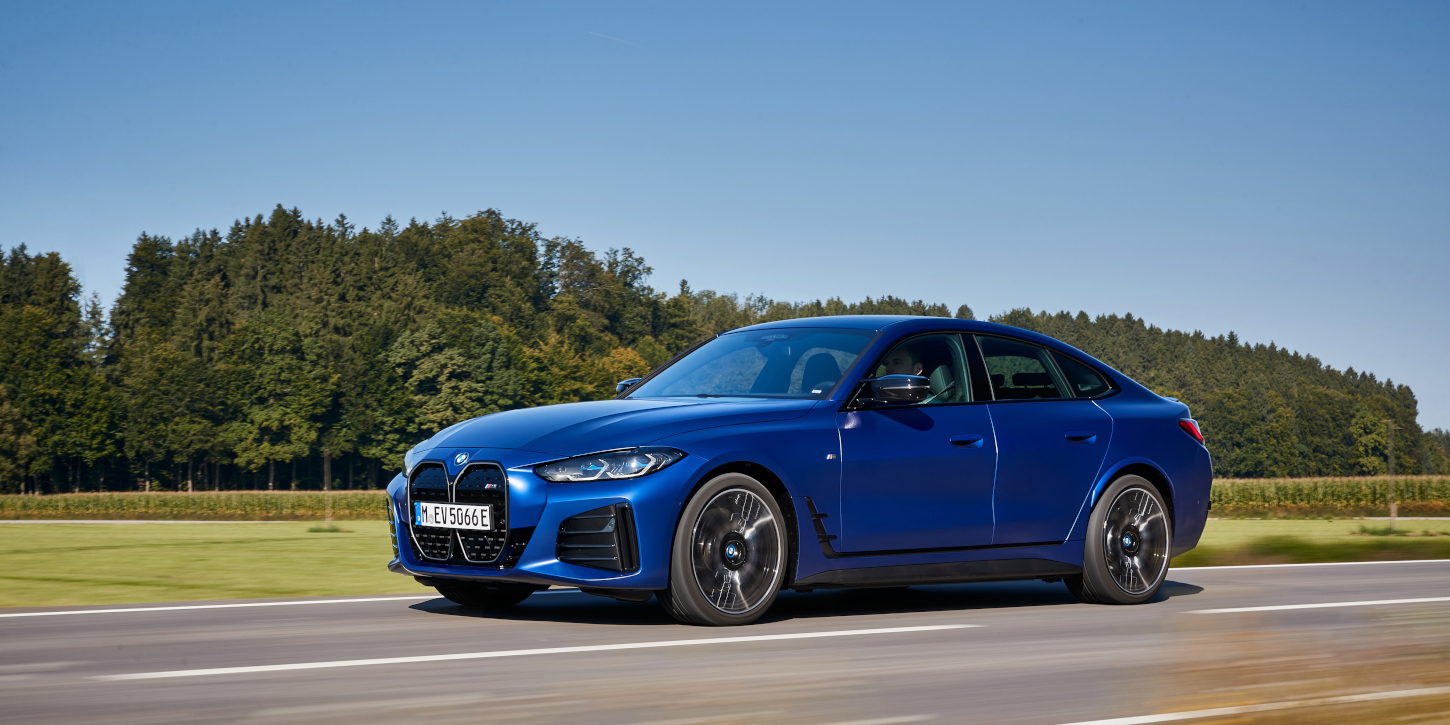BMW i4 M50 z boku BMW i4 M50 z boku