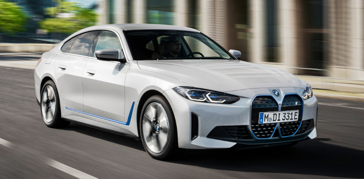 BMW i4 z boku BMW i4 z boku
