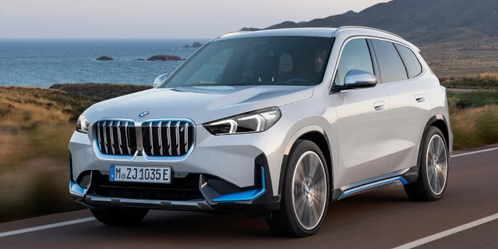 BMW iX1 zepředu
