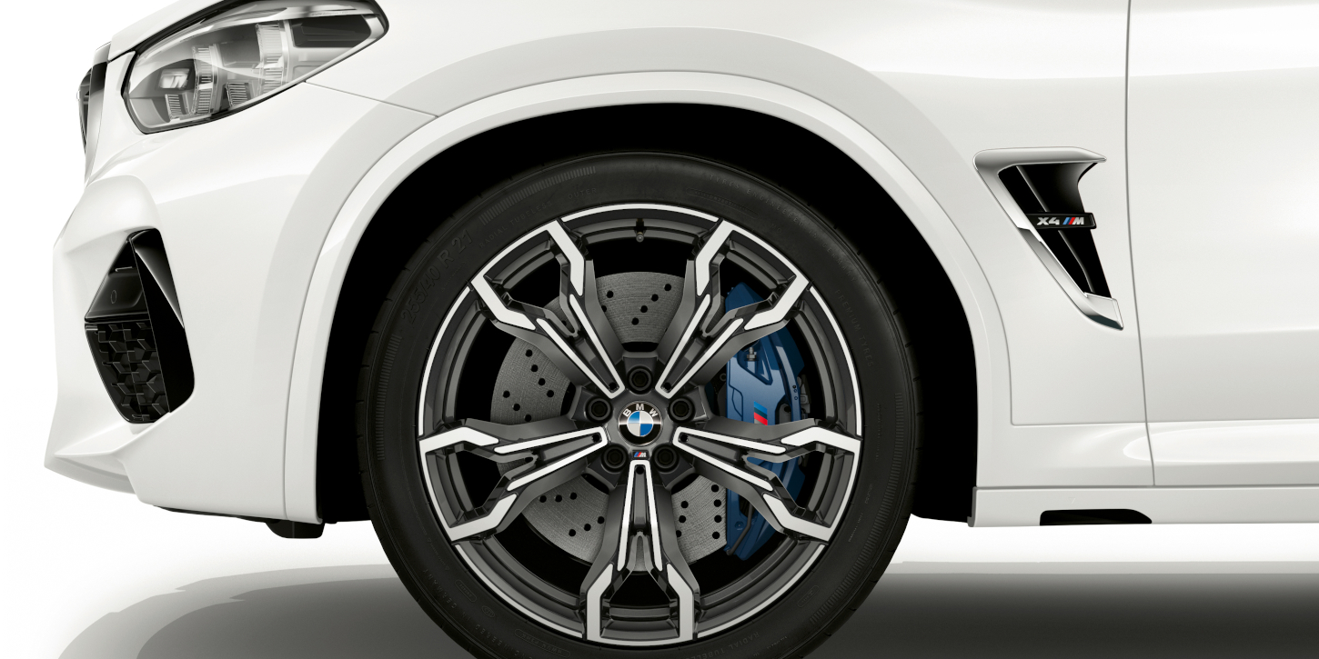 BMW X4 M z boku BMW X4 M z boku