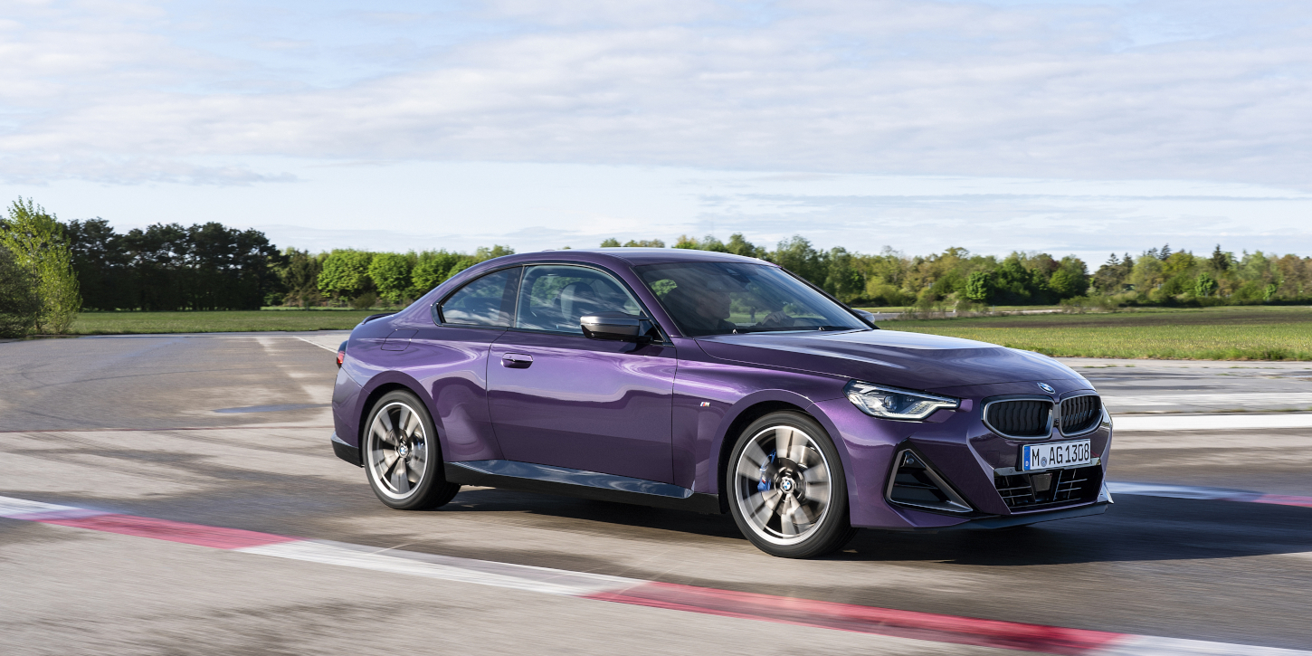 BMW řady 2 Coupe z boku BMW řady 2 Coupe z boku
