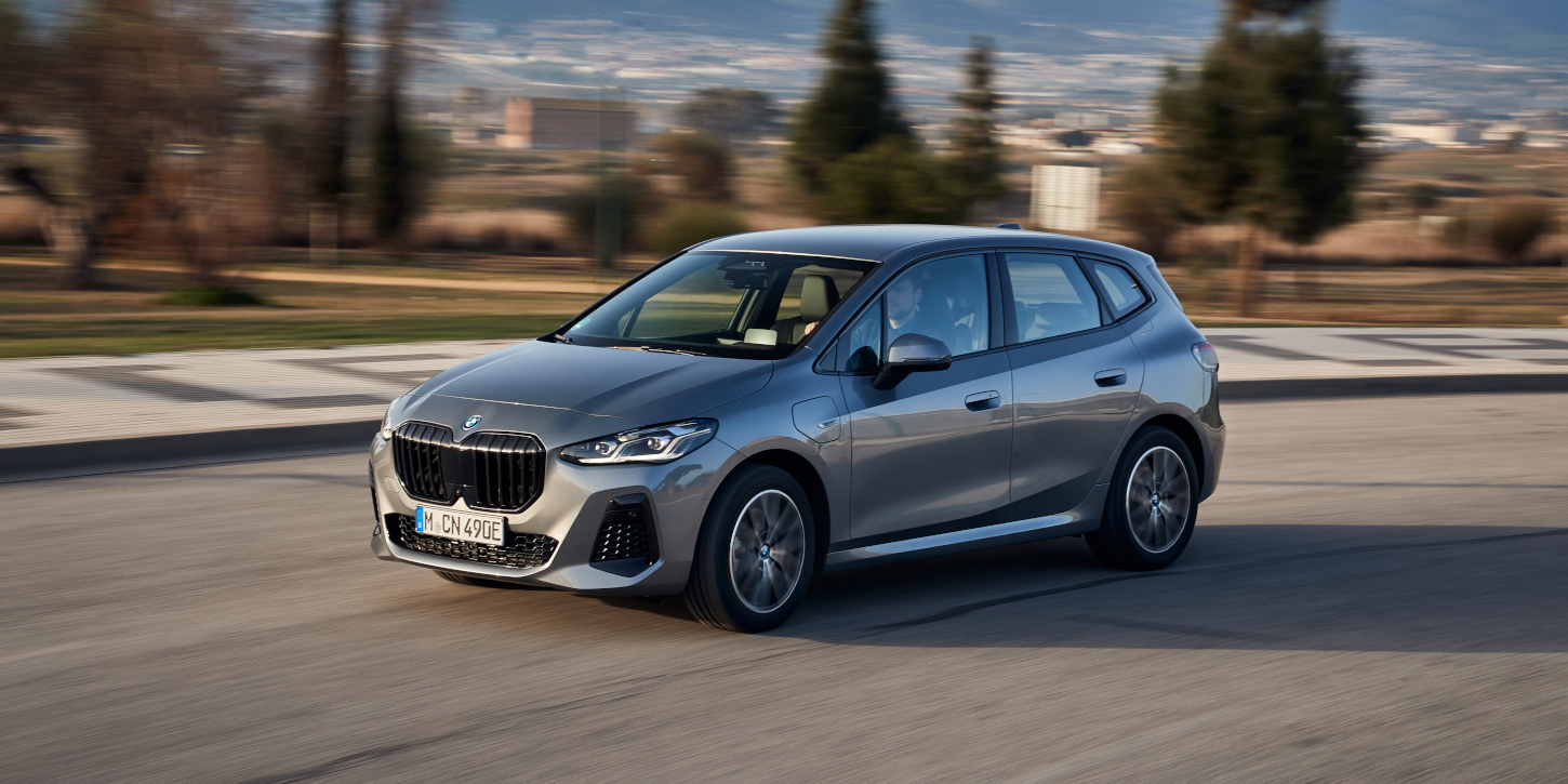 BMW řady 2 Active Tourer z boku BMW řady 2 Active Tourer z boku