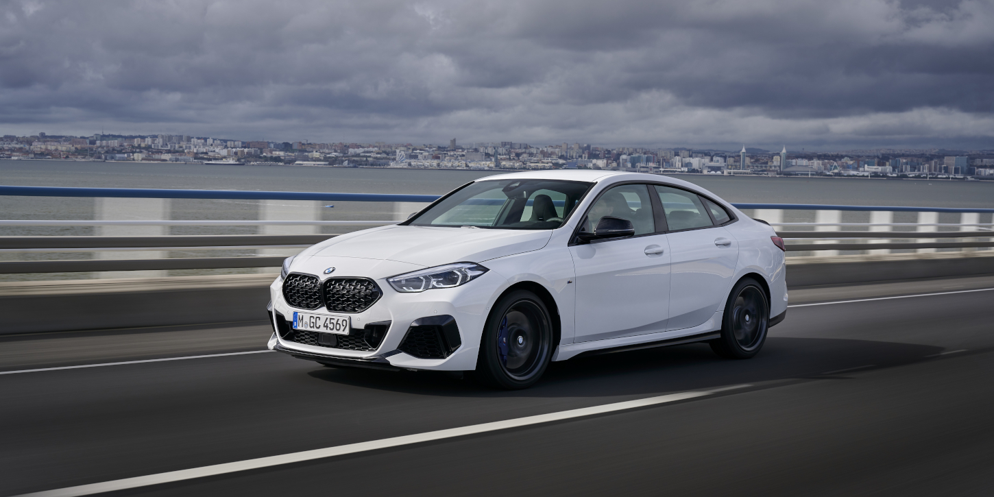 BMW M235i xDrive Gran Coupé z boku BMW M235i xDrive Gran Coupé z boku