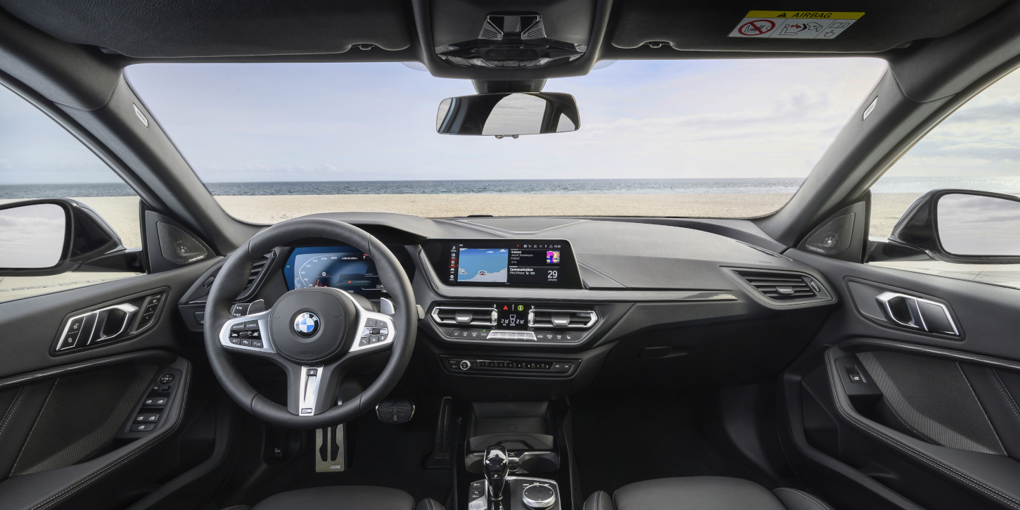 BMW M235i xDrive Gran Coupé interiér BMW M235i xDrive Gran Coupé interiér