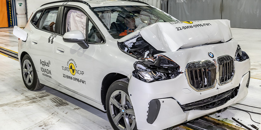 BMW 2 Active Tourer Crash Test