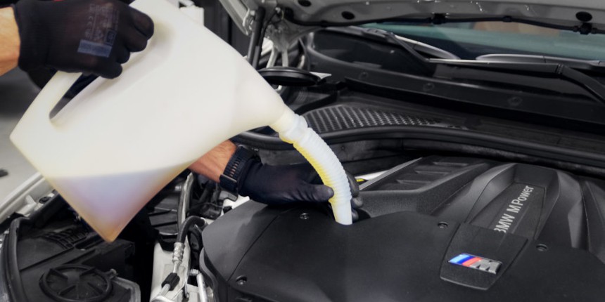 BMW VÝMĚNA MOTOROVÉHO OLEJE BMW VÝMĚNA MOTOROVÉHO OLEJE