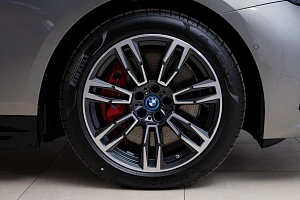 BMW i5 | eDrive40