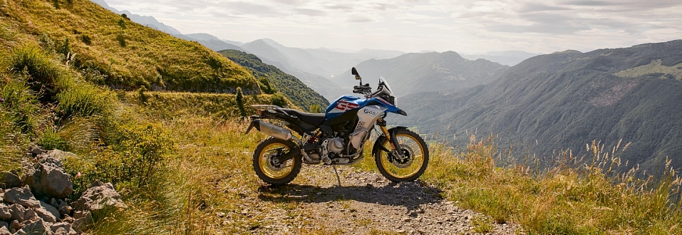 BMW F 850 GS Adventure z boku BMW F 850 GS Adventure z boku