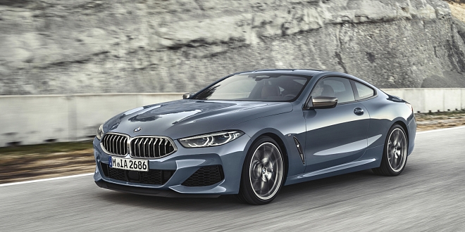 BMW řady 8 Coupé z boku BMW řady 8 Coupé z boku