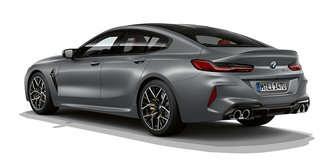 BMW M8 Gran Coupé zezadu BMW M8 Gran Coupé zezadu