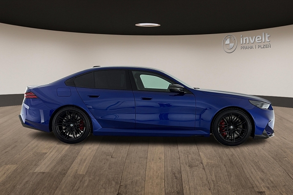 BMW M5 Sedan
