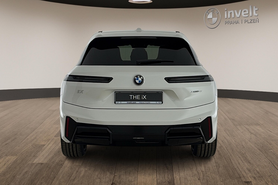 BMW iX xDrive45