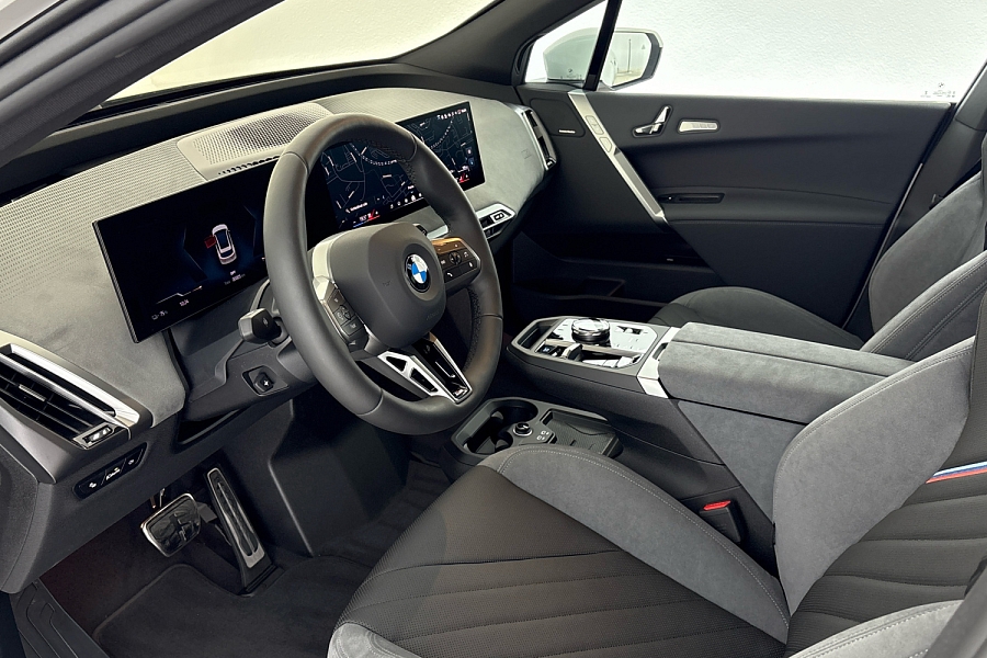 BMW iX xDrive45