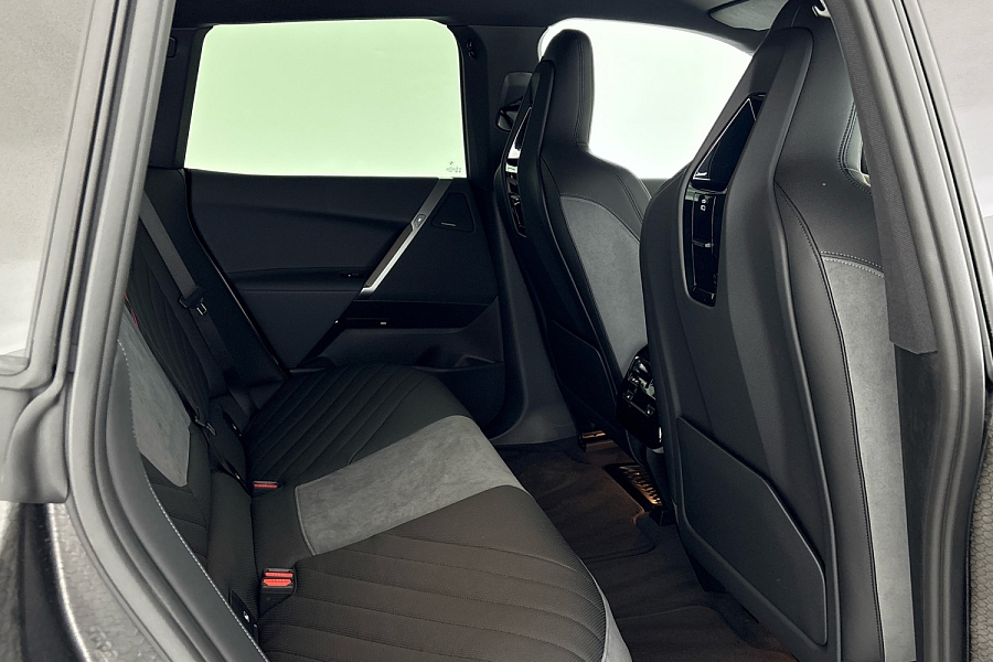 BMW iX xDrive45