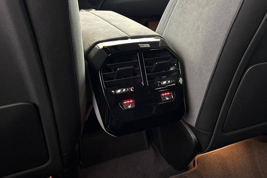 BMW iX xDrive45